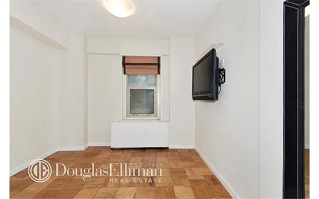 Rented by Douglas Elliman | media 20