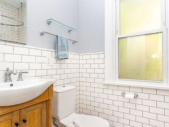 5th image of 501 Elgin Ave #2