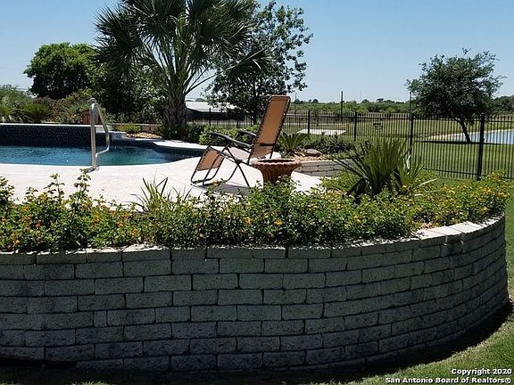 3rd image of 15902 Lake Shore Dr