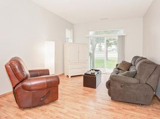 656 Cobblestone Way, Shakopee, MN 55379