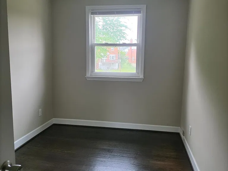 2028 Hillenwood Rd — Photo 9