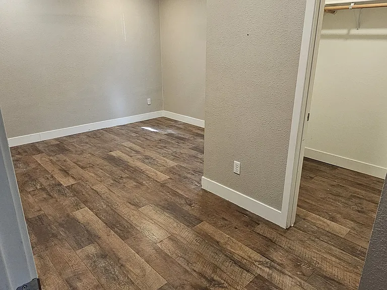 895 Iowa Ave #101 — Photo 3