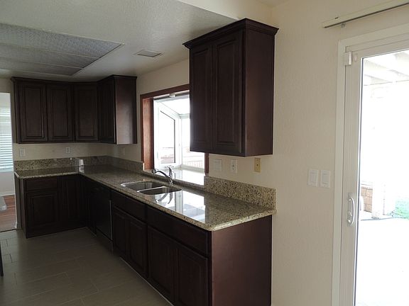 3rd image of 6304 N Pine Ave
