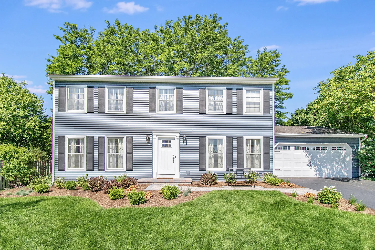352 Wakefield Ln photo 1