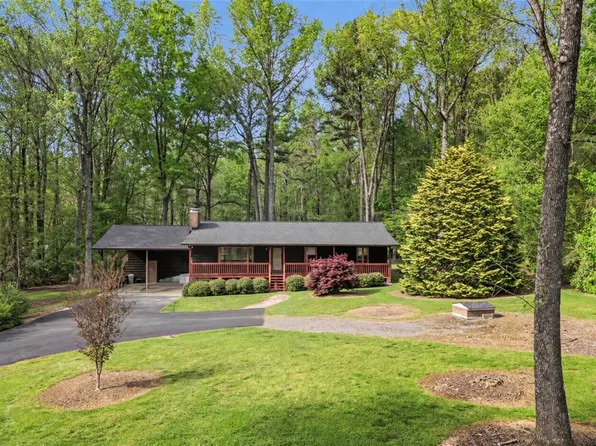 370 Log Barn Rd, Pittsboro, NC 27312