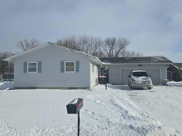 307 Smith Dr, Redwood Falls, MN 56283