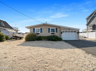 825 Leeward Dr, Forked River, NJ 08731