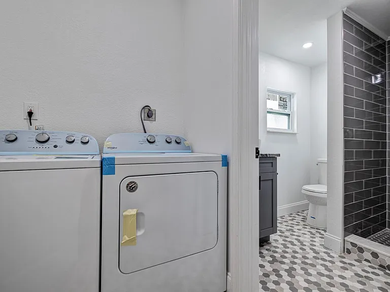 736 Jackson St N #4 — Photo 13