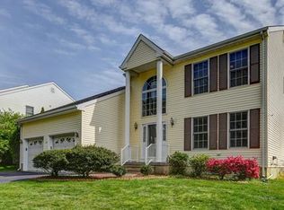5 Southerland Dr, East Brunswick, NJ 08816