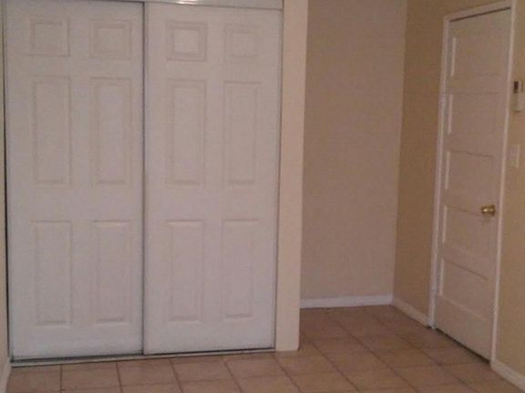 3rd image of 209 W Park St