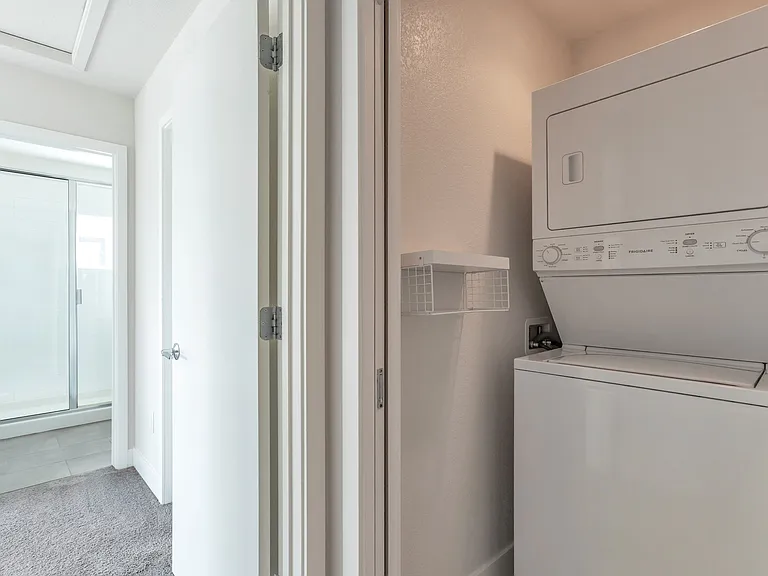 5634 W 10th Pl — Photo 14