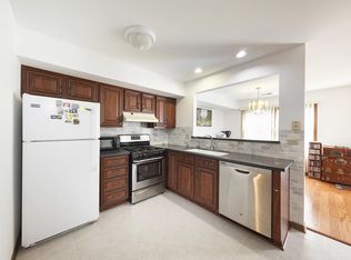 4902 Turnberry Dr, Hoffman Estates, IL 60010