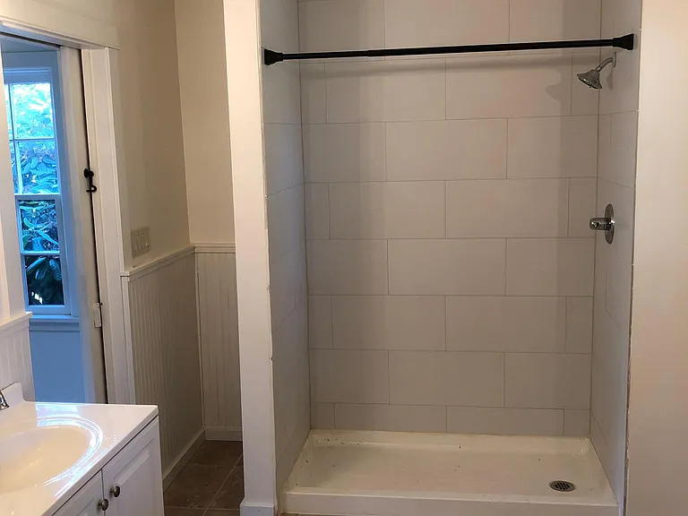 909 SE Edwards Dr — Photo 9