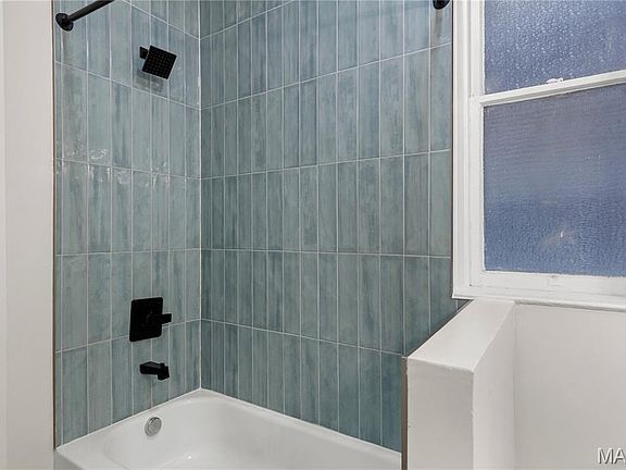 5th image of 2218 Missouri Ave #1F