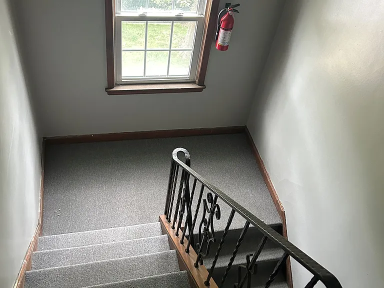 2668 Mayfield Rd — Photo 9