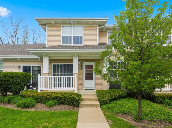 1274 Walnut Glen Dr, Crystal Lake, IL 60014