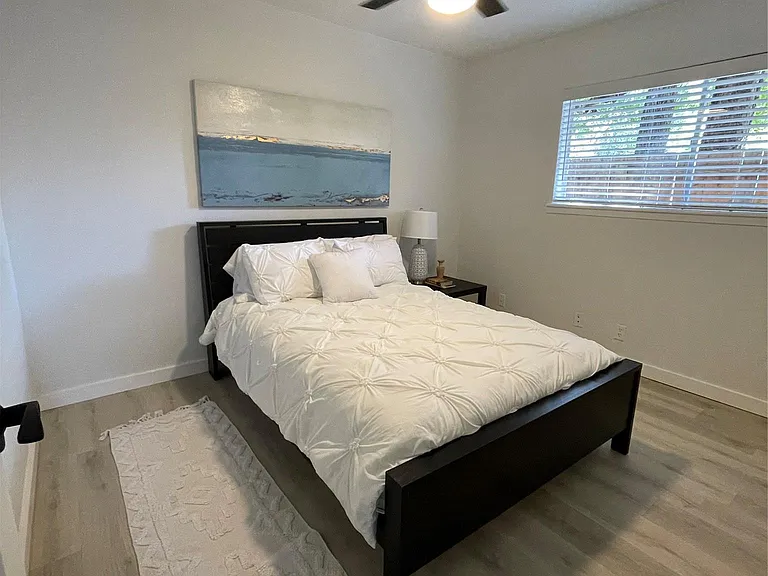 1714 Enfield Rd #105 — Photo 11