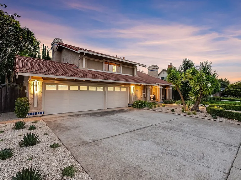 7175 Cahen Dr — Photo 3
