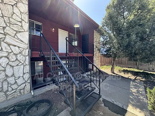 1105 Cree Dr #3 Photo 1