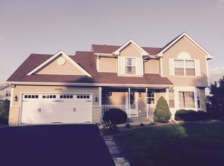 25909 S Cobblestone Ln, Channahon, IL 60410
