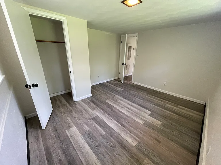 2207 Clark Ln — Photo 15
