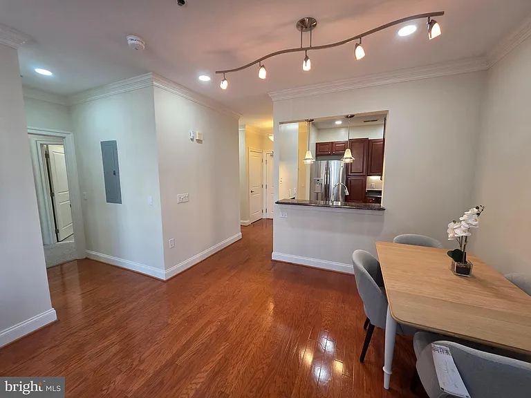 38 Maryland Ave #Penthouse 608 — Photo 12