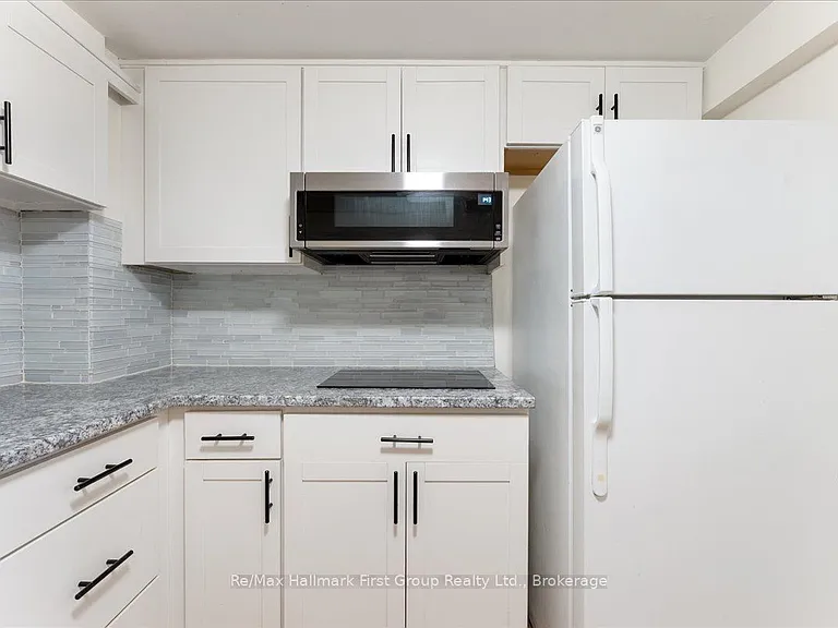 121 Ribblesdale Dr — Photo 12