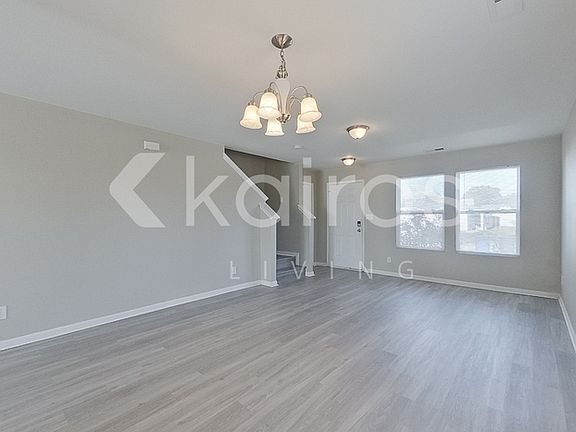 2nd image of 100 Farmington Dr