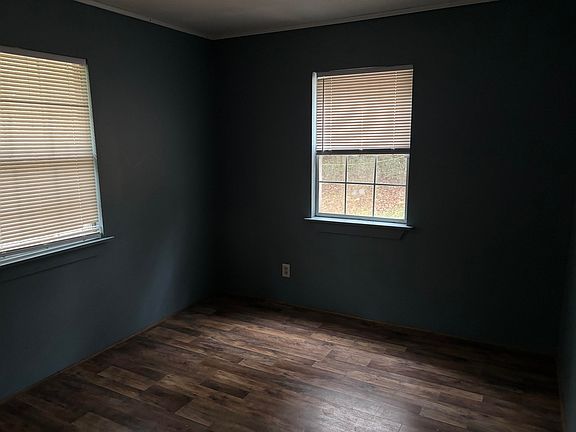 3rd image of 2406 Country Club Dr