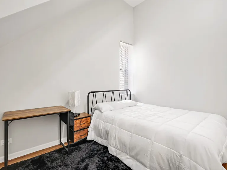1812 S Throop St #1R — Photo 6