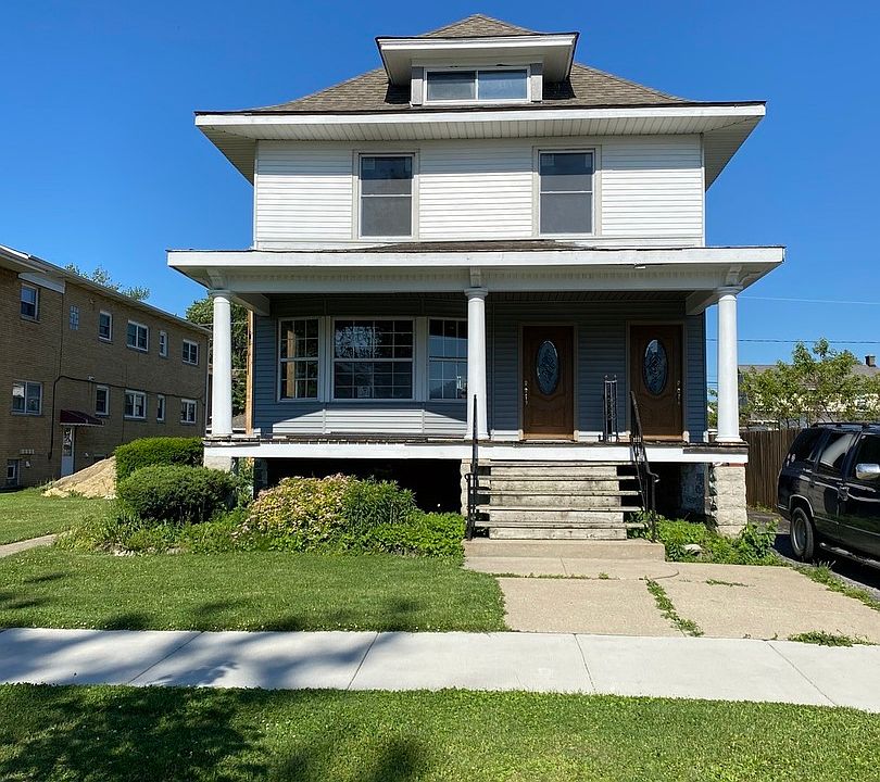 1st image of 1008 Broadway Ave