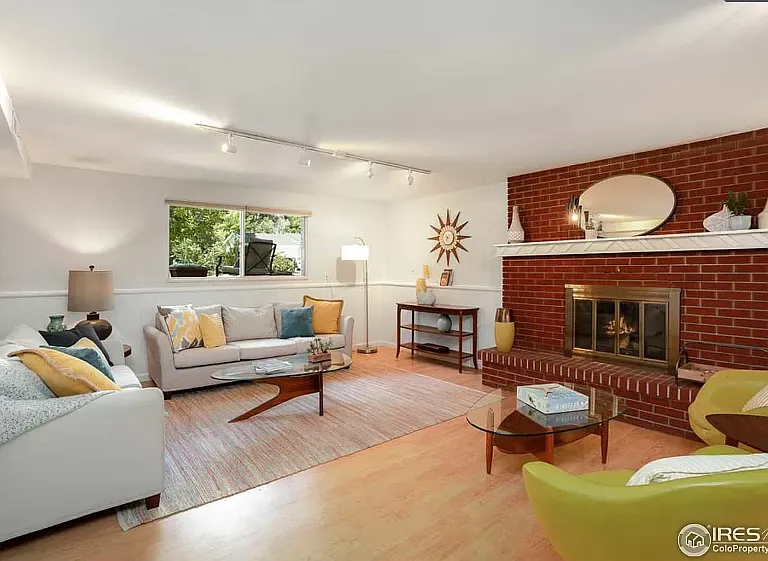 1304 Constitution Ave — Photo 9