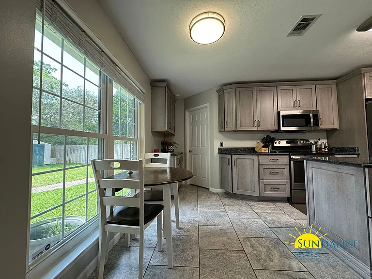 109 Long Pointe Dr — Photo 16