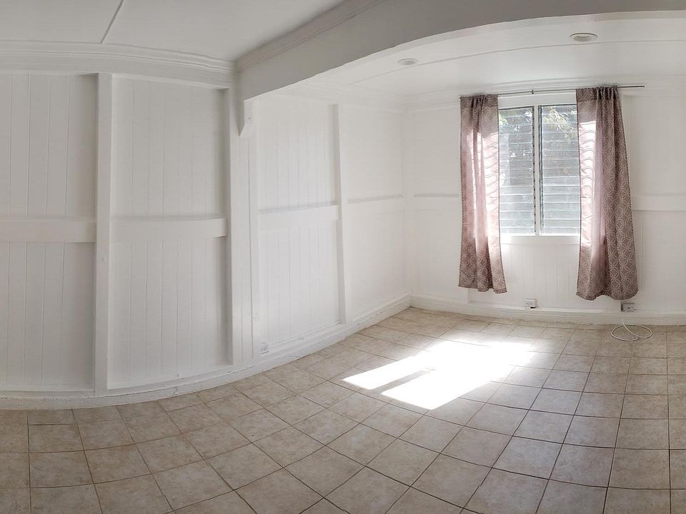 2nd image of 3835 Anuhea St