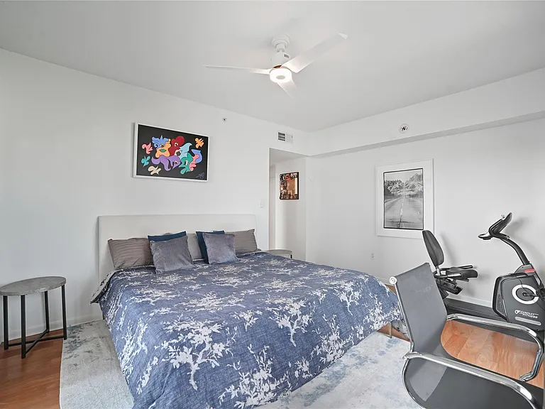 54 Rainey St #1018 — Photo 15