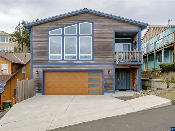 635 SE 4th St, Newport, OR 97365