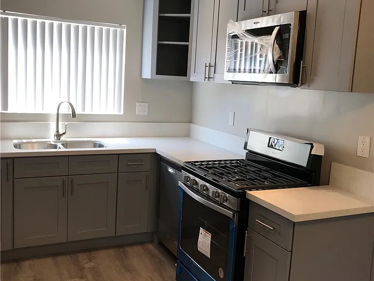 1119 W Duarte Rd #4 — Photo 3