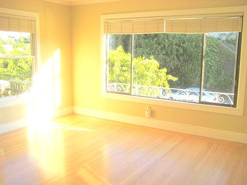 2nd image of 2244 Mariposa St