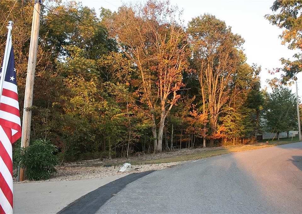1st image of 8 Berrydale Ln