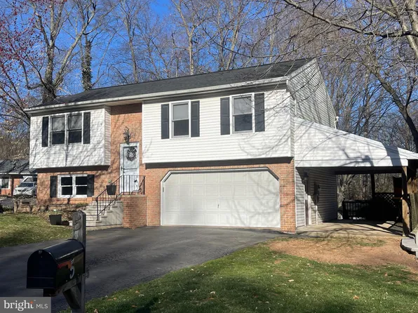 5 Woodland Dr, Stevens, PA 17578