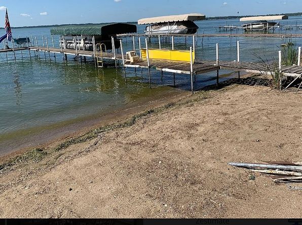 25031 McClelland Dr, Spirit Lake, IA 51360