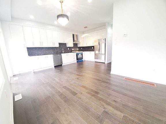 3rd image of 87 Pearcey Cres