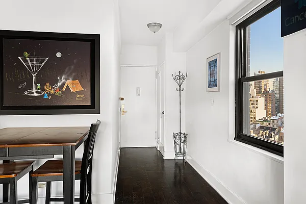 Sold by R New York | media 3