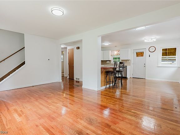 3rd image of 709 Berkeley St