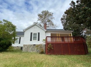 206 Dogwood Dr, Hickory, NC 28601