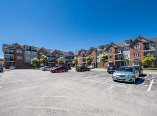 16 Westbury Rd #202, Wasaga Beach, ON L9Z0B8