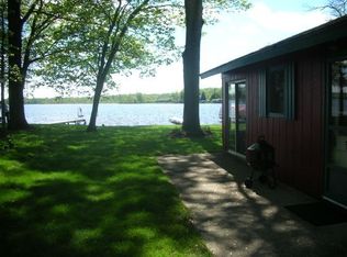 11168 Algonquin Dr, Pinckney, MI