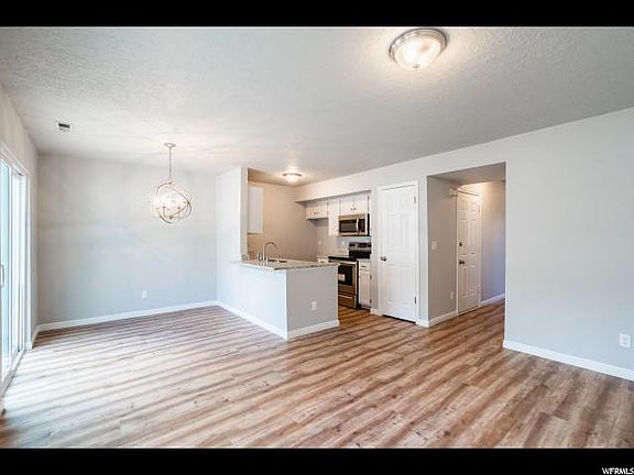 3rd image of 4515 S Arcadia Green Way
