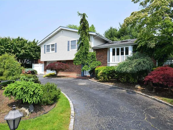 24 Saratoga Drive, Jericho, NY 11753