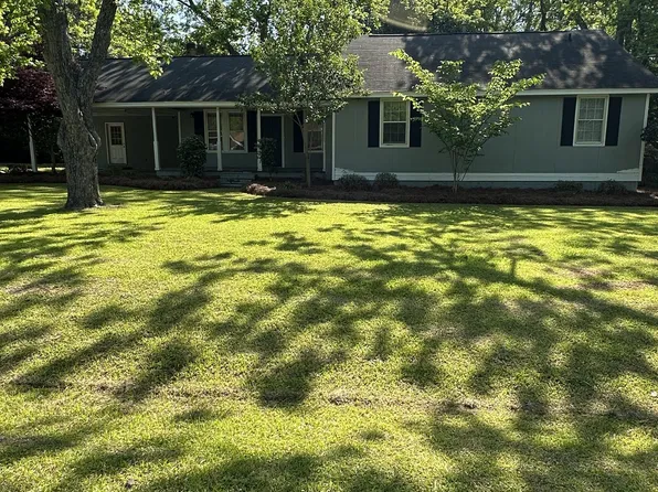 2409 Thornhill Rd, Tifton, GA 31793